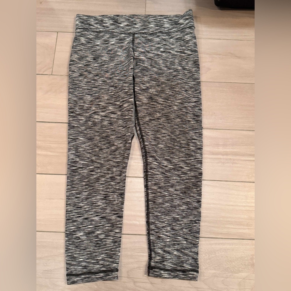 Velocity Gray Patterned Leggings MEDIUM